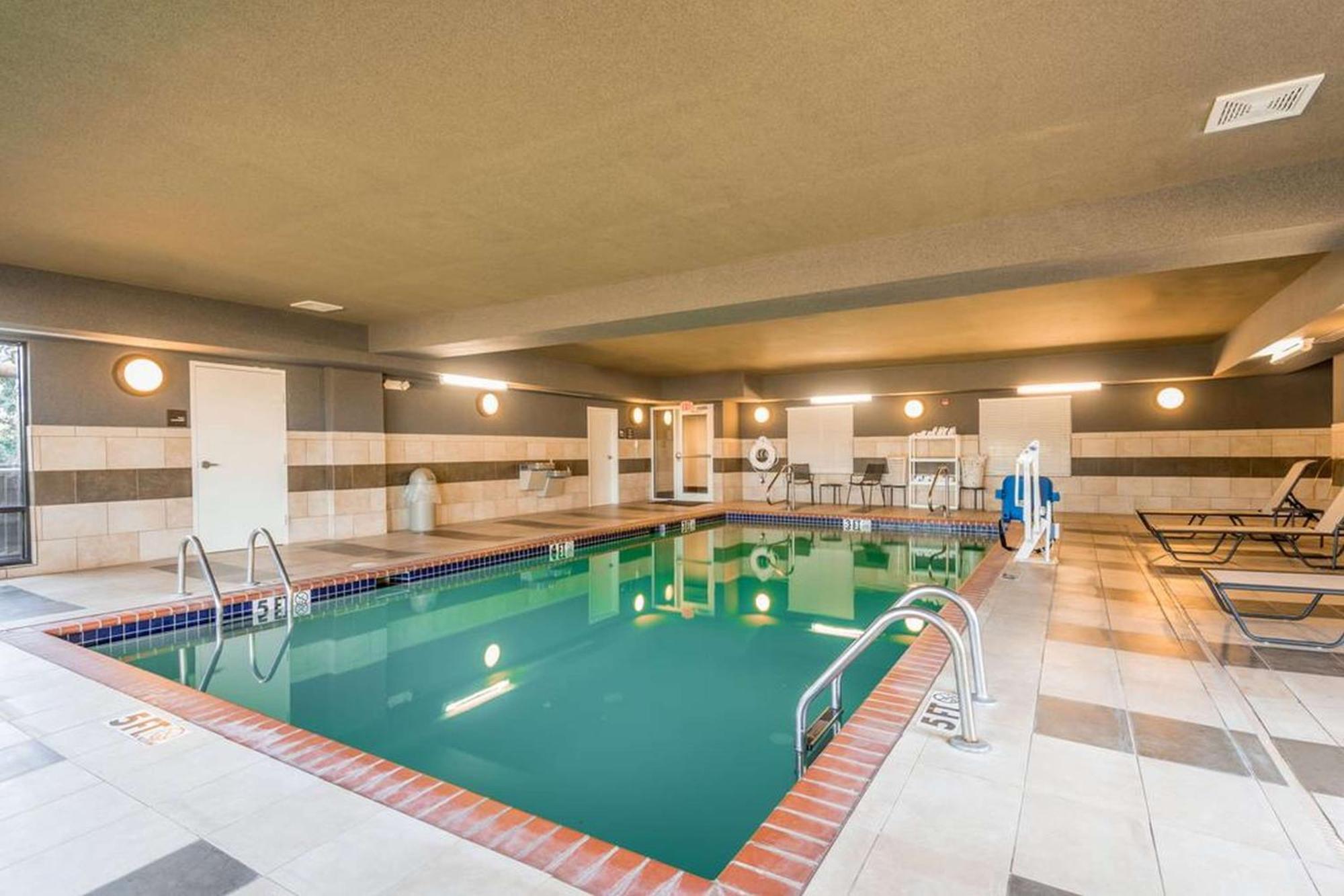 Hampton Inn New Albany Luaran gambar